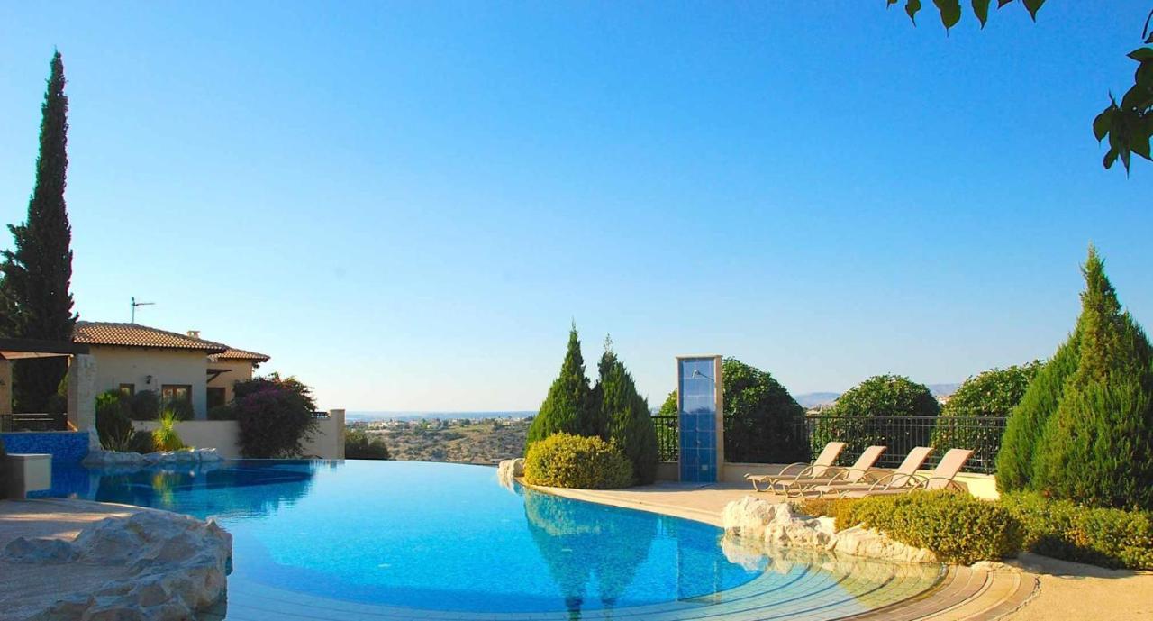 Fantastic Junior Villa Cz02 Salamis With Gorgeous Views, Aphrodite Hills Kouklia Esterno foto