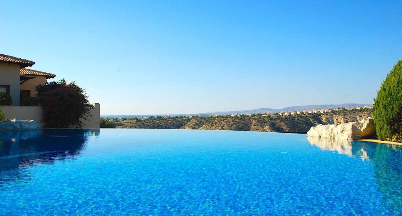 Fantastic Junior Villa Cz02 Salamis With Gorgeous Views, Aphrodite Hills Kouklia Esterno foto