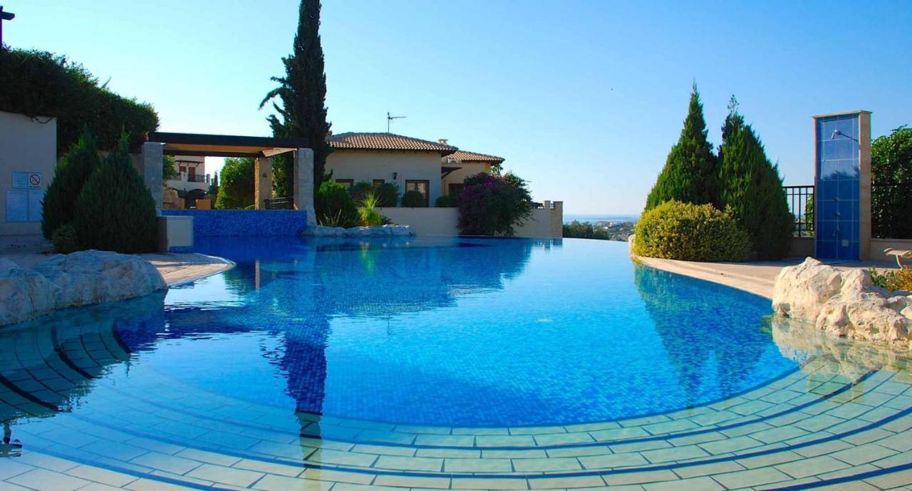 Fantastic Junior Villa Cz02 Salamis With Gorgeous Views, Aphrodite Hills Kouklia Esterno foto