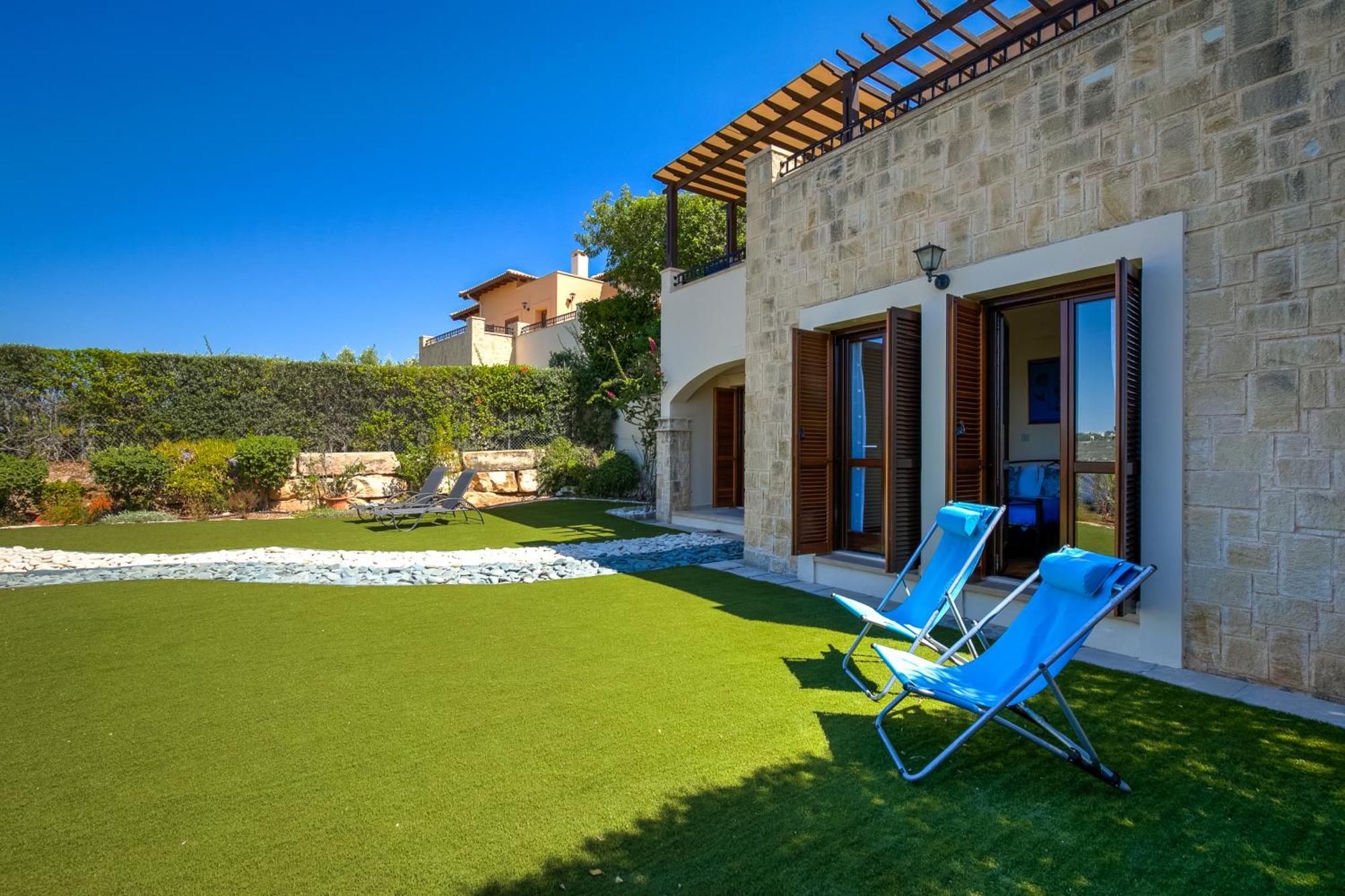 Fantastic Junior Villa Cz02 Salamis With Gorgeous Views, Aphrodite Hills Kouklia Esterno foto